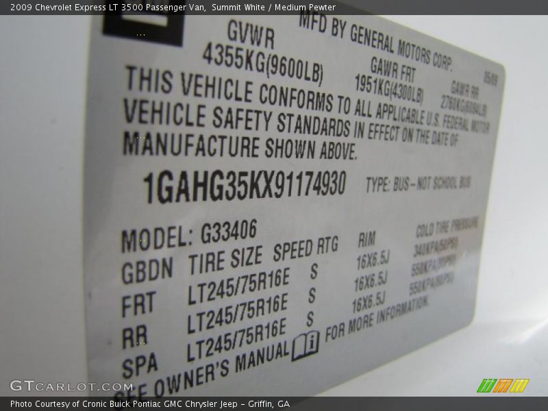 Summit White / Medium Pewter 2009 Chevrolet Express LT 3500 Passenger Van
