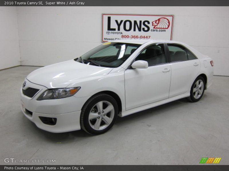 Super White / Ash Gray 2010 Toyota Camry SE