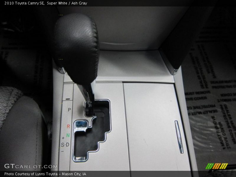 Super White / Ash Gray 2010 Toyota Camry SE
