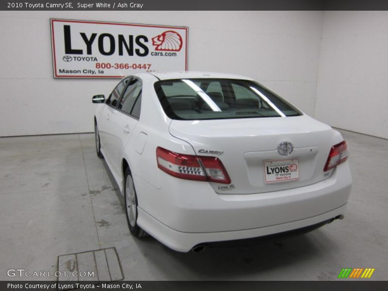 Super White / Ash Gray 2010 Toyota Camry SE