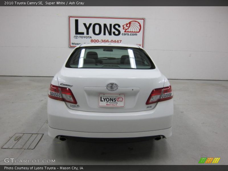 Super White / Ash Gray 2010 Toyota Camry SE