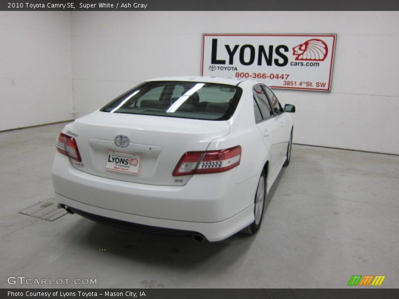 Super White / Ash Gray 2010 Toyota Camry SE