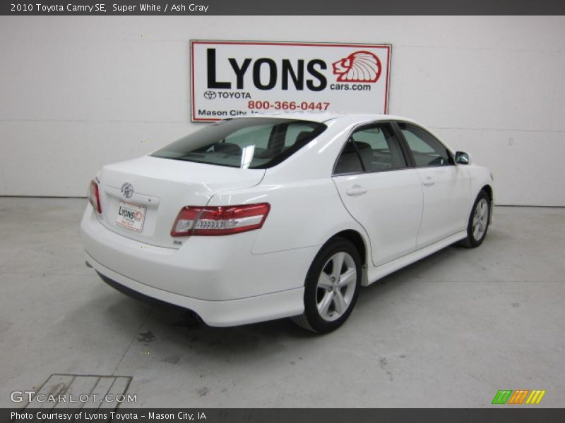 Super White / Ash Gray 2010 Toyota Camry SE