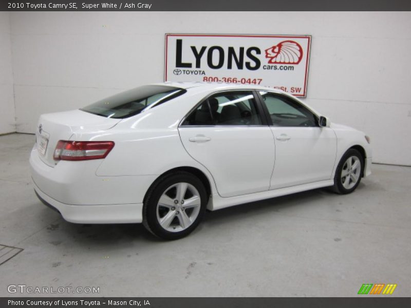 Super White / Ash Gray 2010 Toyota Camry SE