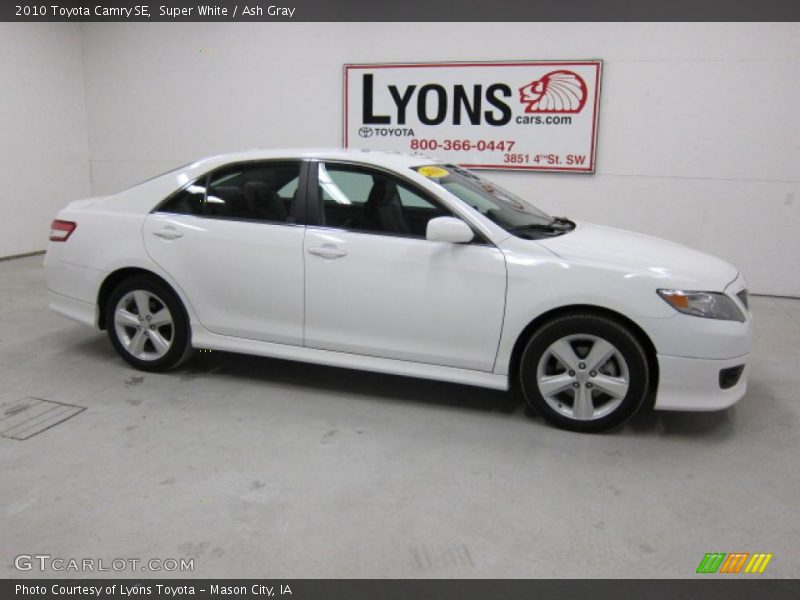 Super White / Ash Gray 2010 Toyota Camry SE