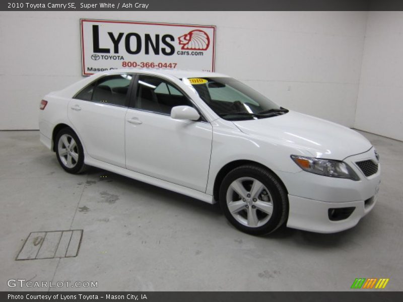 Super White / Ash Gray 2010 Toyota Camry SE