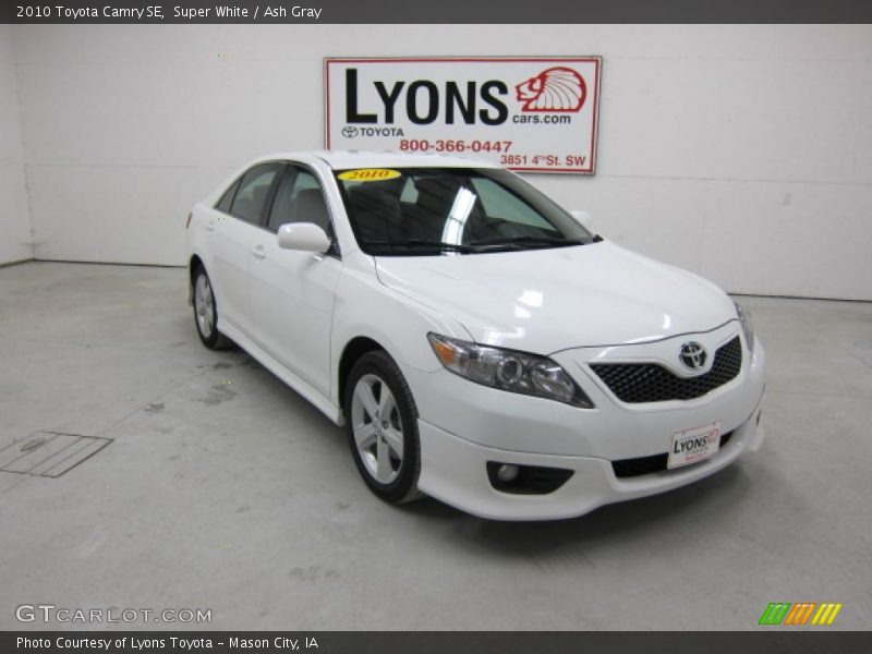 Super White / Ash Gray 2010 Toyota Camry SE
