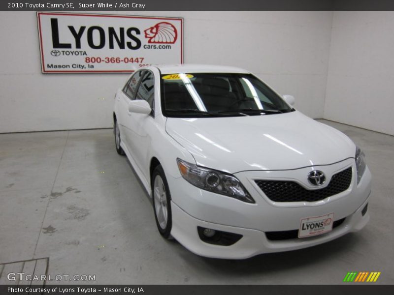 Super White / Ash Gray 2010 Toyota Camry SE
