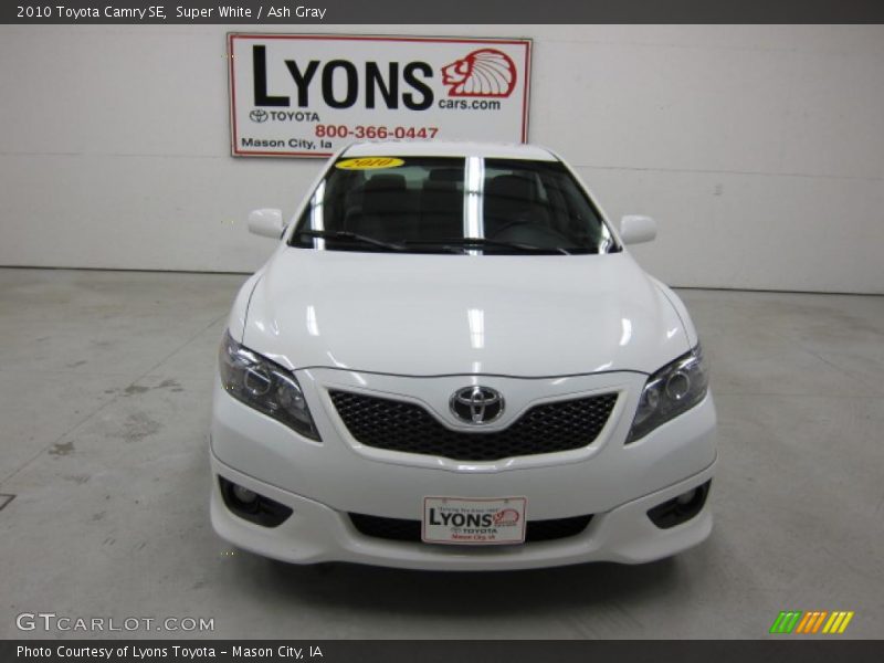 Super White / Ash Gray 2010 Toyota Camry SE