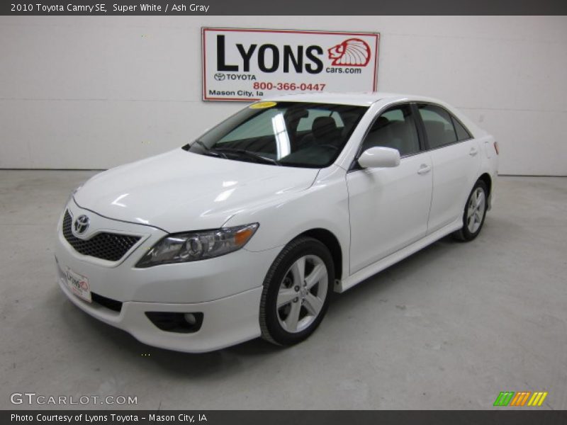 Super White / Ash Gray 2010 Toyota Camry SE