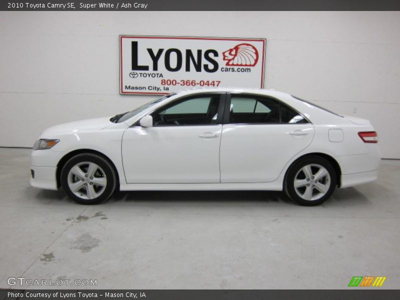 Super White / Ash Gray 2010 Toyota Camry SE