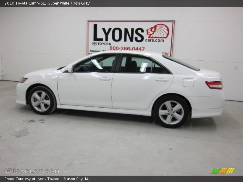 Super White / Ash Gray 2010 Toyota Camry SE