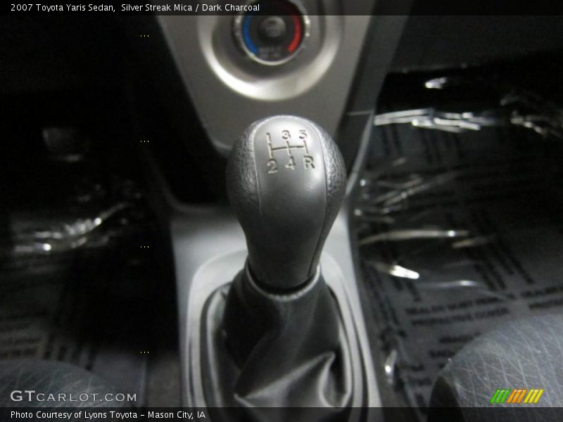 Silver Streak Mica / Dark Charcoal 2007 Toyota Yaris Sedan