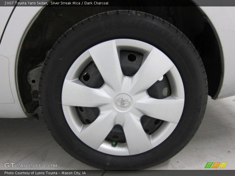 Silver Streak Mica / Dark Charcoal 2007 Toyota Yaris Sedan