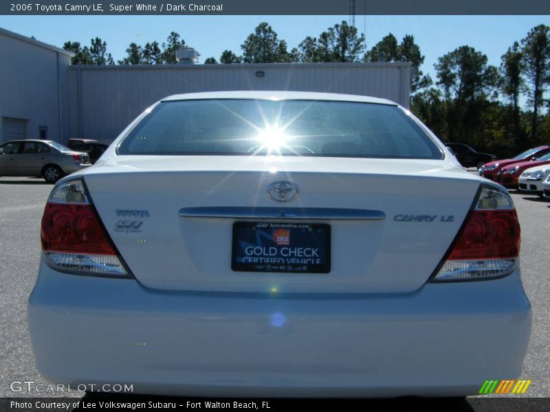 Super White / Dark Charcoal 2006 Toyota Camry LE