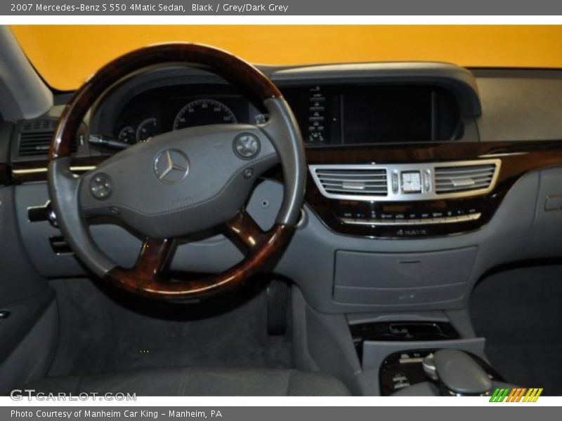Black / Grey/Dark Grey 2007 Mercedes-Benz S 550 4Matic Sedan