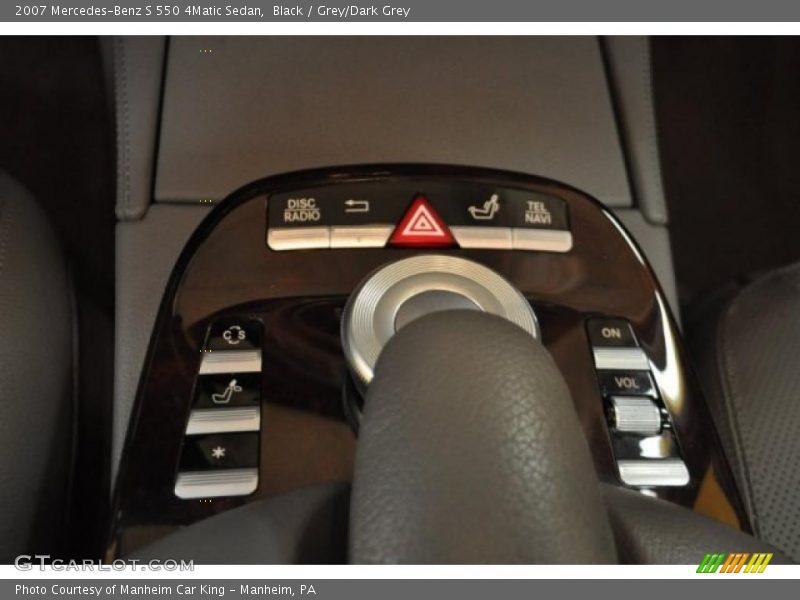 Black / Grey/Dark Grey 2007 Mercedes-Benz S 550 4Matic Sedan