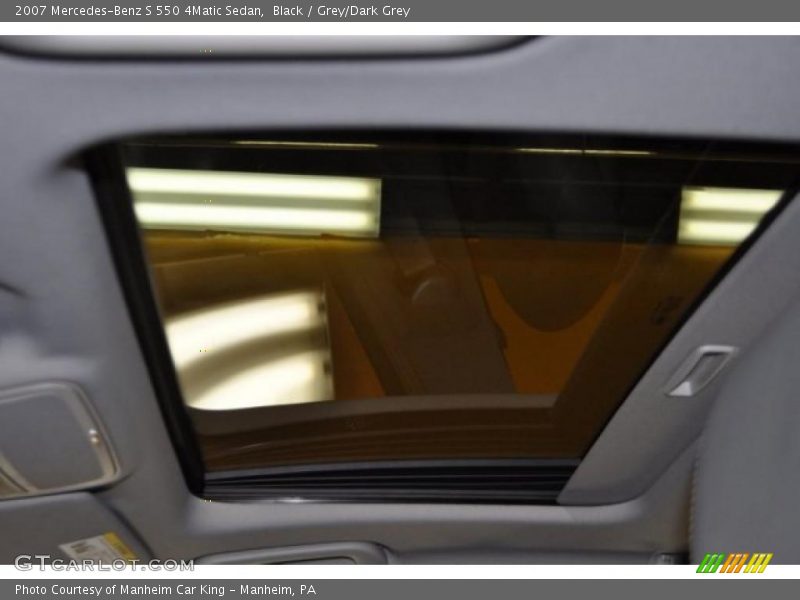 Black / Grey/Dark Grey 2007 Mercedes-Benz S 550 4Matic Sedan