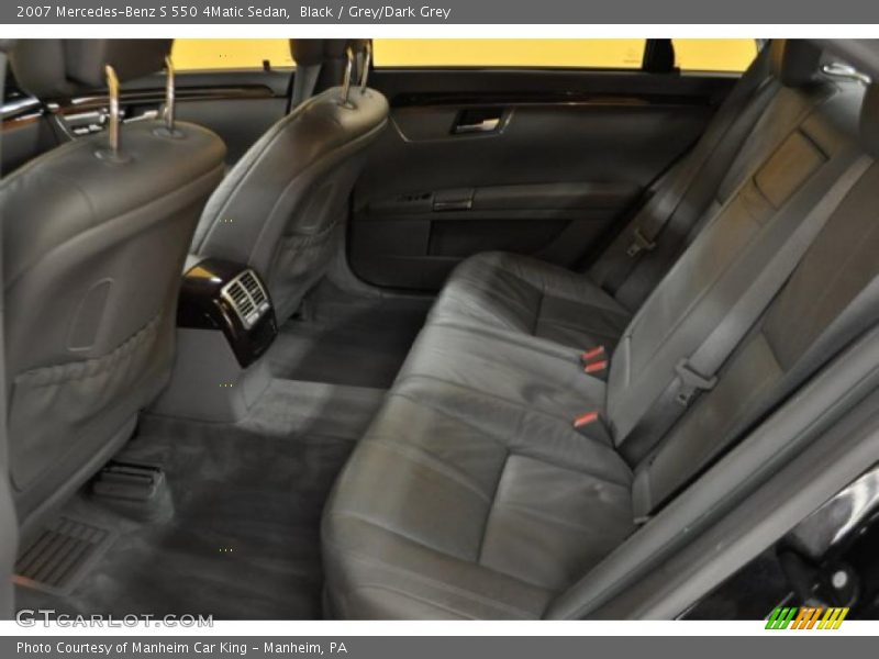 Black / Grey/Dark Grey 2007 Mercedes-Benz S 550 4Matic Sedan