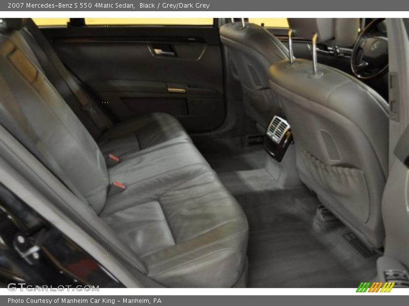 Black / Grey/Dark Grey 2007 Mercedes-Benz S 550 4Matic Sedan
