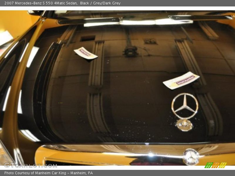 Black / Grey/Dark Grey 2007 Mercedes-Benz S 550 4Matic Sedan