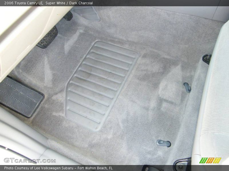 Super White / Dark Charcoal 2006 Toyota Camry LE