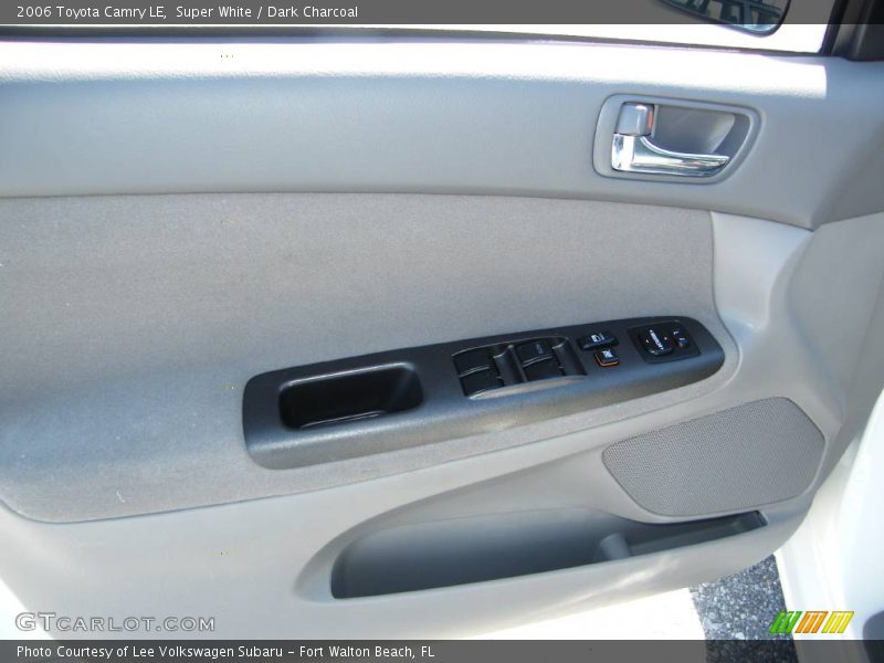 Super White / Dark Charcoal 2006 Toyota Camry LE