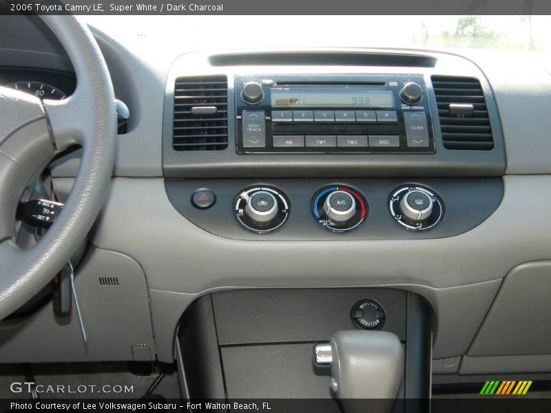 Super White / Dark Charcoal 2006 Toyota Camry LE