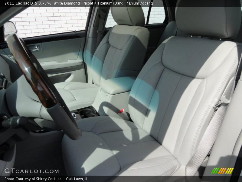 White Diamond Tricoat / Titanium/Dark Titanium Accents 2011 Cadillac DTS Luxury