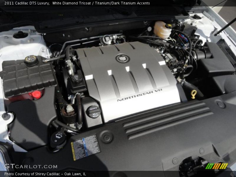 White Diamond Tricoat / Titanium/Dark Titanium Accents 2011 Cadillac DTS Luxury