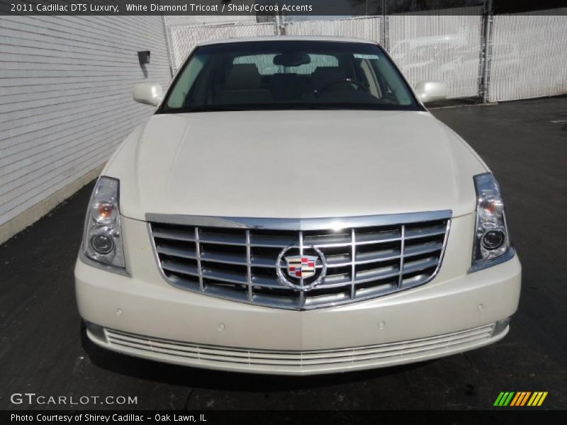 White Diamond Tricoat / Shale/Cocoa Accents 2011 Cadillac DTS Luxury