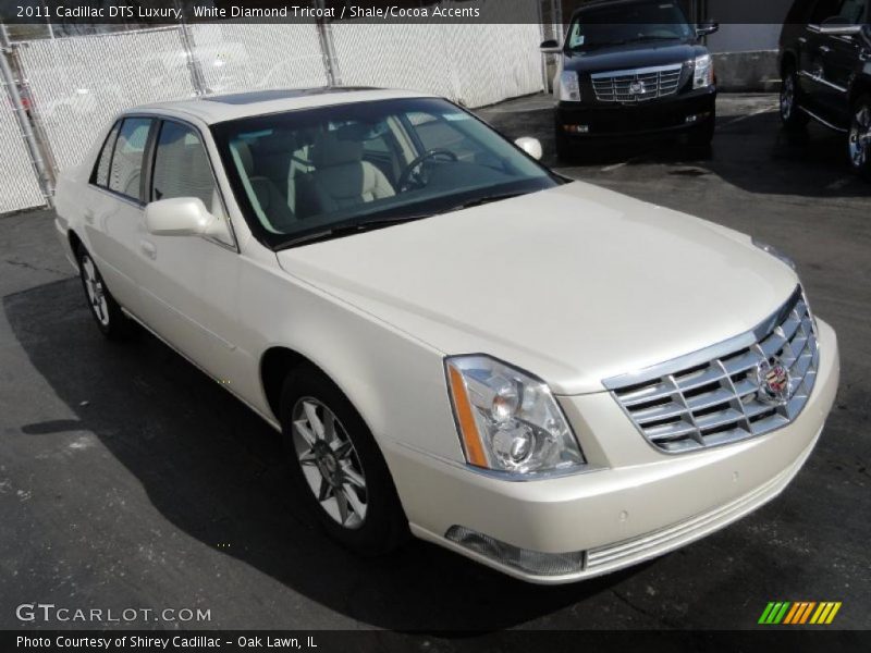White Diamond Tricoat / Shale/Cocoa Accents 2011 Cadillac DTS Luxury
