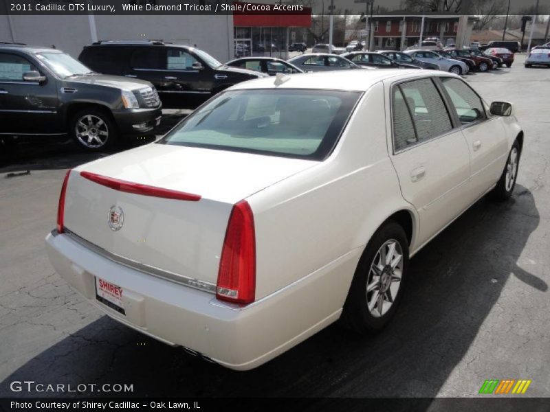 White Diamond Tricoat / Shale/Cocoa Accents 2011 Cadillac DTS Luxury
