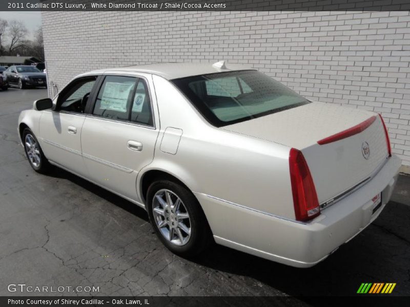 White Diamond Tricoat / Shale/Cocoa Accents 2011 Cadillac DTS Luxury