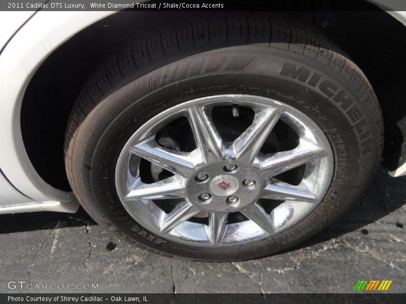 White Diamond Tricoat / Shale/Cocoa Accents 2011 Cadillac DTS Luxury