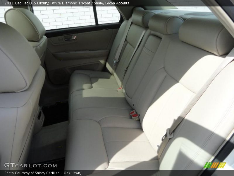 White Diamond Tricoat / Shale/Cocoa Accents 2011 Cadillac DTS Luxury