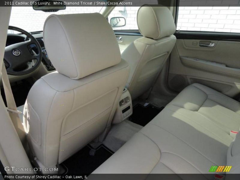 White Diamond Tricoat / Shale/Cocoa Accents 2011 Cadillac DTS Luxury