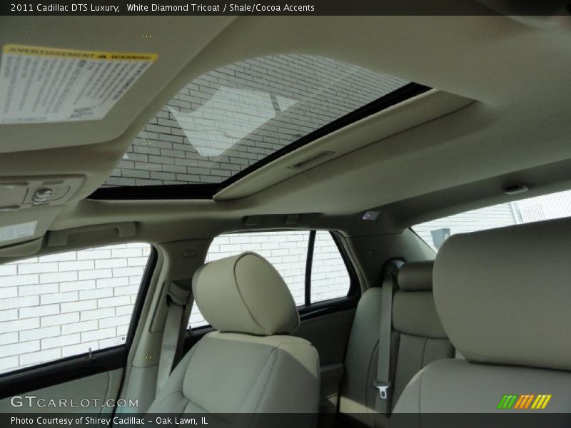 White Diamond Tricoat / Shale/Cocoa Accents 2011 Cadillac DTS Luxury