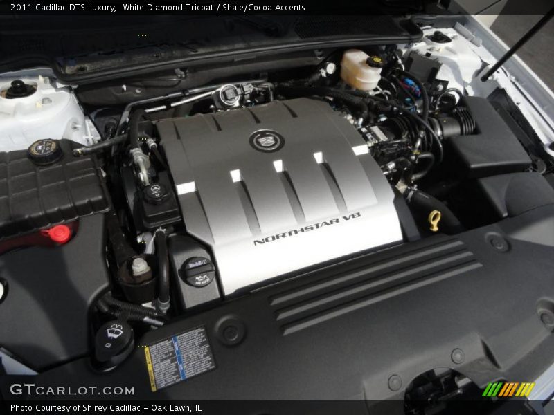 White Diamond Tricoat / Shale/Cocoa Accents 2011 Cadillac DTS Luxury