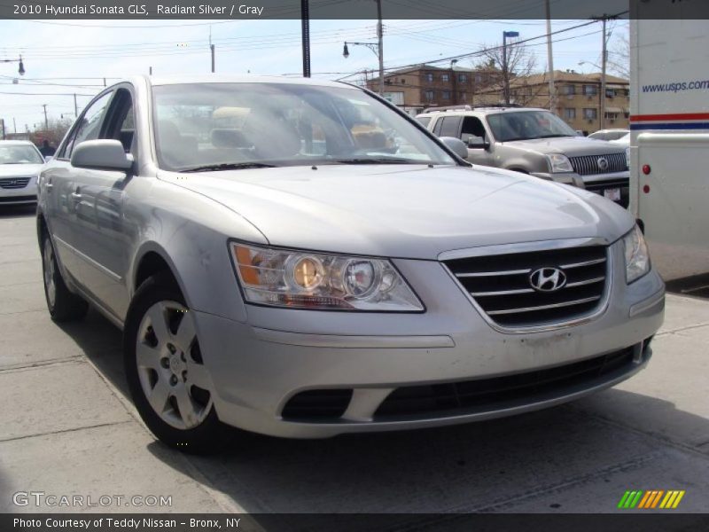 Radiant Silver / Gray 2010 Hyundai Sonata GLS