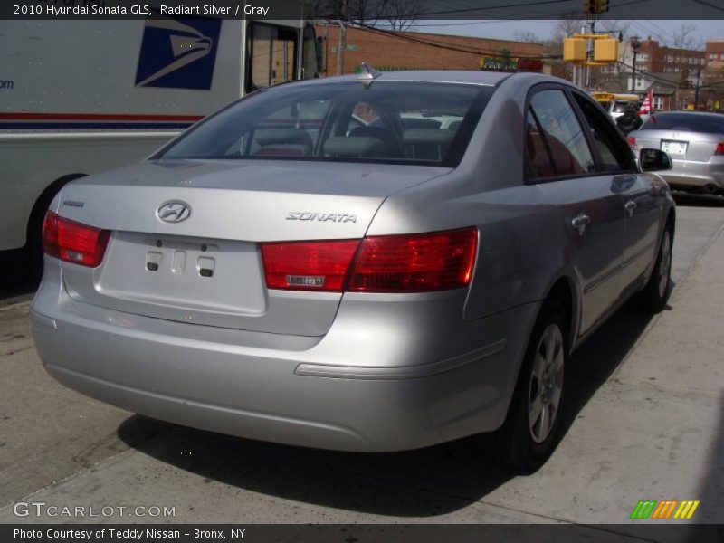 Radiant Silver / Gray 2010 Hyundai Sonata GLS