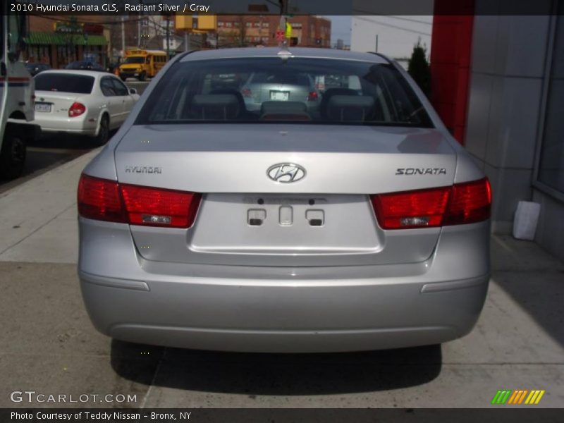 Radiant Silver / Gray 2010 Hyundai Sonata GLS