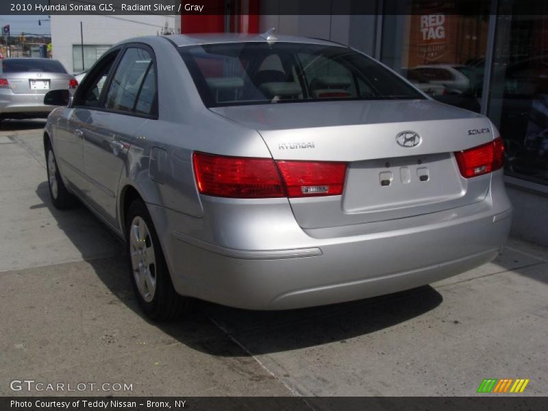 Radiant Silver / Gray 2010 Hyundai Sonata GLS