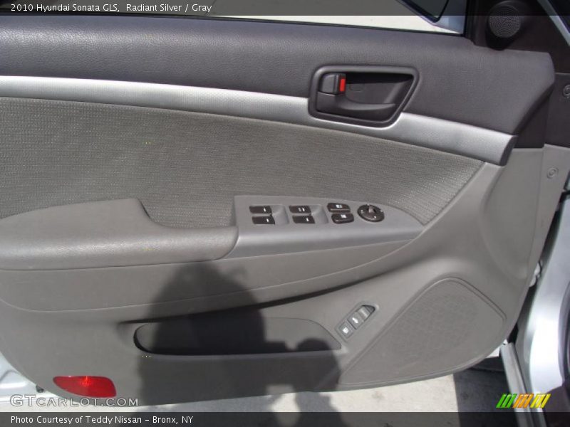 Radiant Silver / Gray 2010 Hyundai Sonata GLS