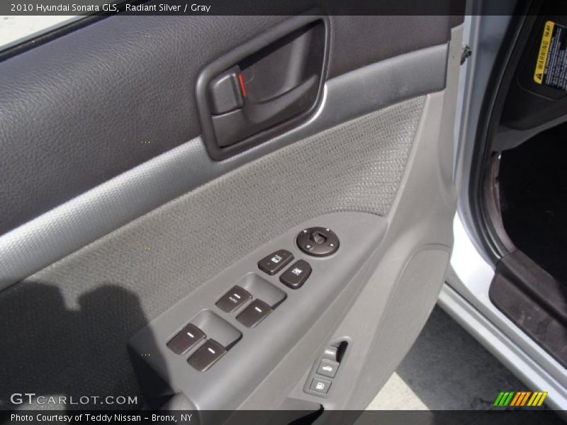 Radiant Silver / Gray 2010 Hyundai Sonata GLS