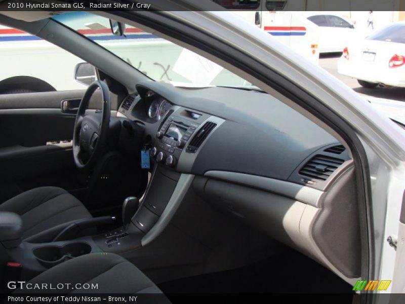Radiant Silver / Gray 2010 Hyundai Sonata GLS