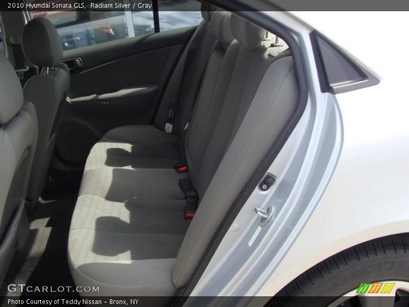 Radiant Silver / Gray 2010 Hyundai Sonata GLS