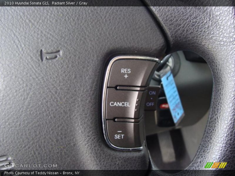 Radiant Silver / Gray 2010 Hyundai Sonata GLS