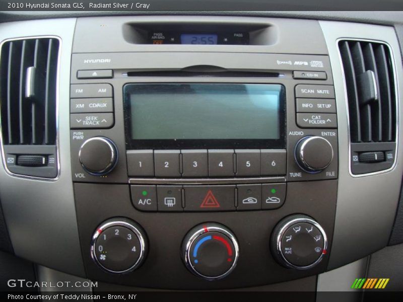 Radiant Silver / Gray 2010 Hyundai Sonata GLS