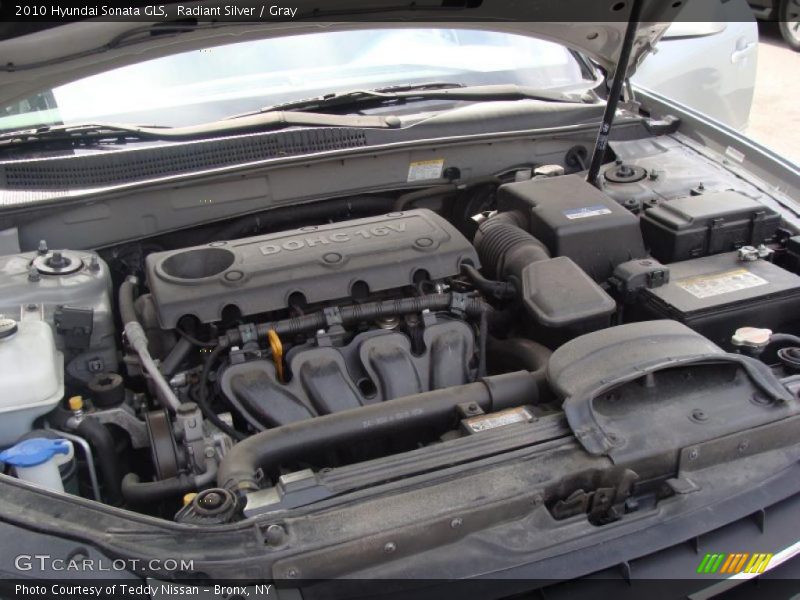 Radiant Silver / Gray 2010 Hyundai Sonata GLS